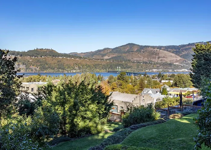 Historic Hood River Retreat With Stunning Gorge Views - Roe Parker House